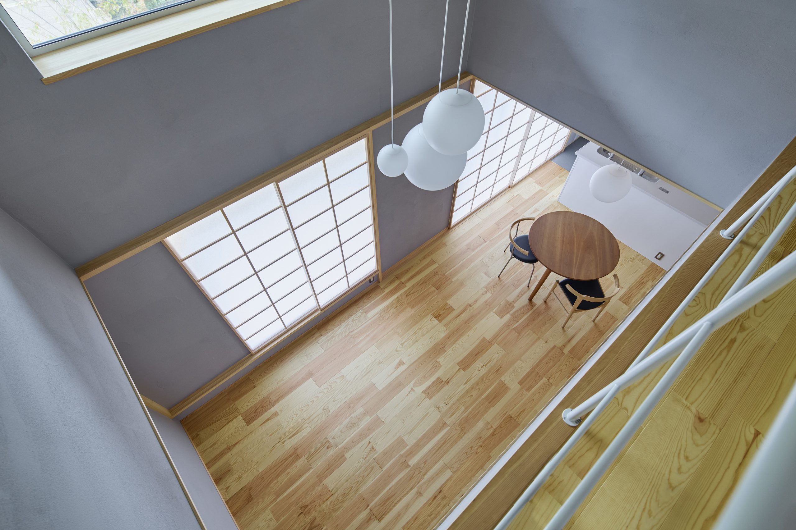 alt="吹き抜けリビング"